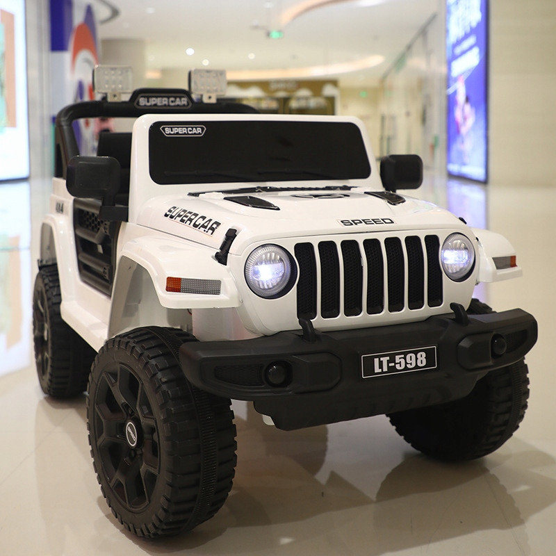 Дитячий автомобіль JEEP LT Off Road 4x4 білий акумуляторний з світловими та звуковими ефектами